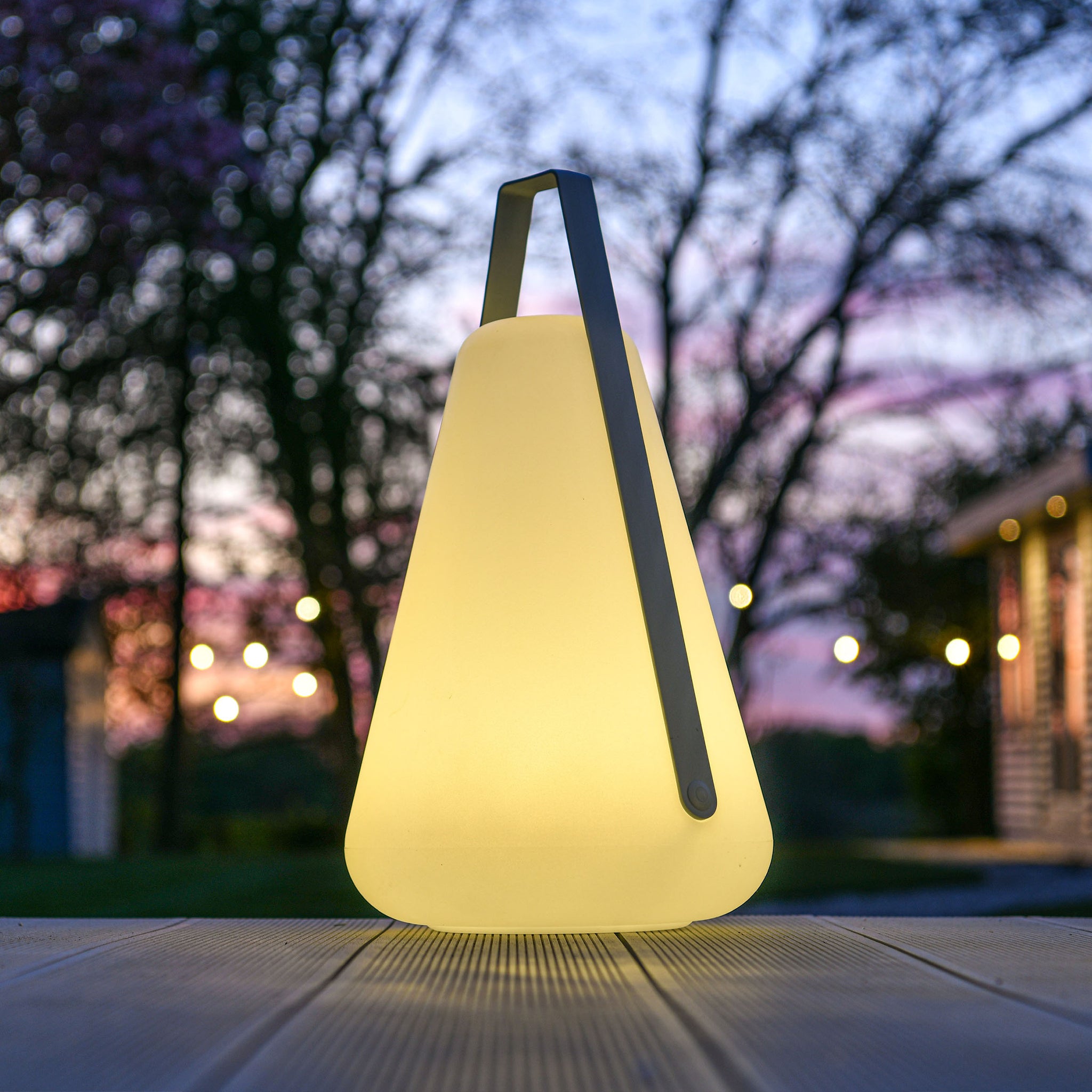 Extreme Lounging B-Bulb+ Outdoor Rechargeable Light