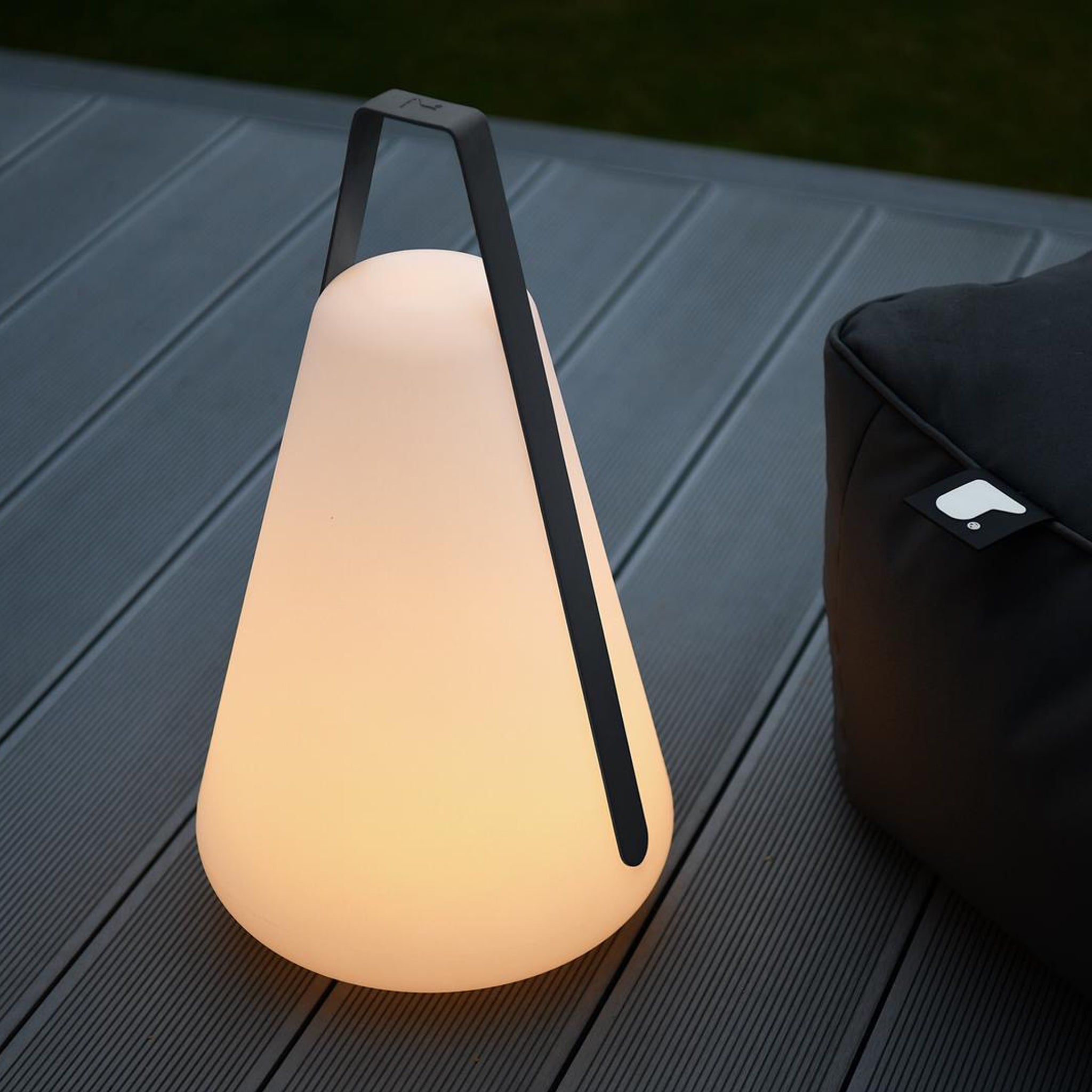 Extreme Lounging B-Bulb+ Outdoor Rechargeable Light